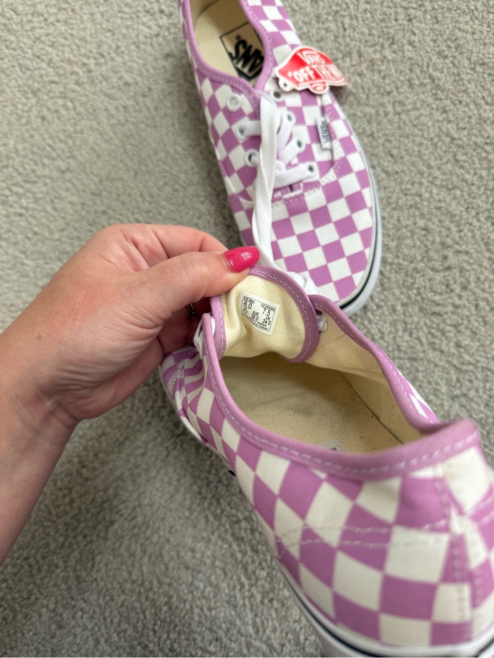 NWT Vans Low-Top Sneakers - Picture 6 of 6